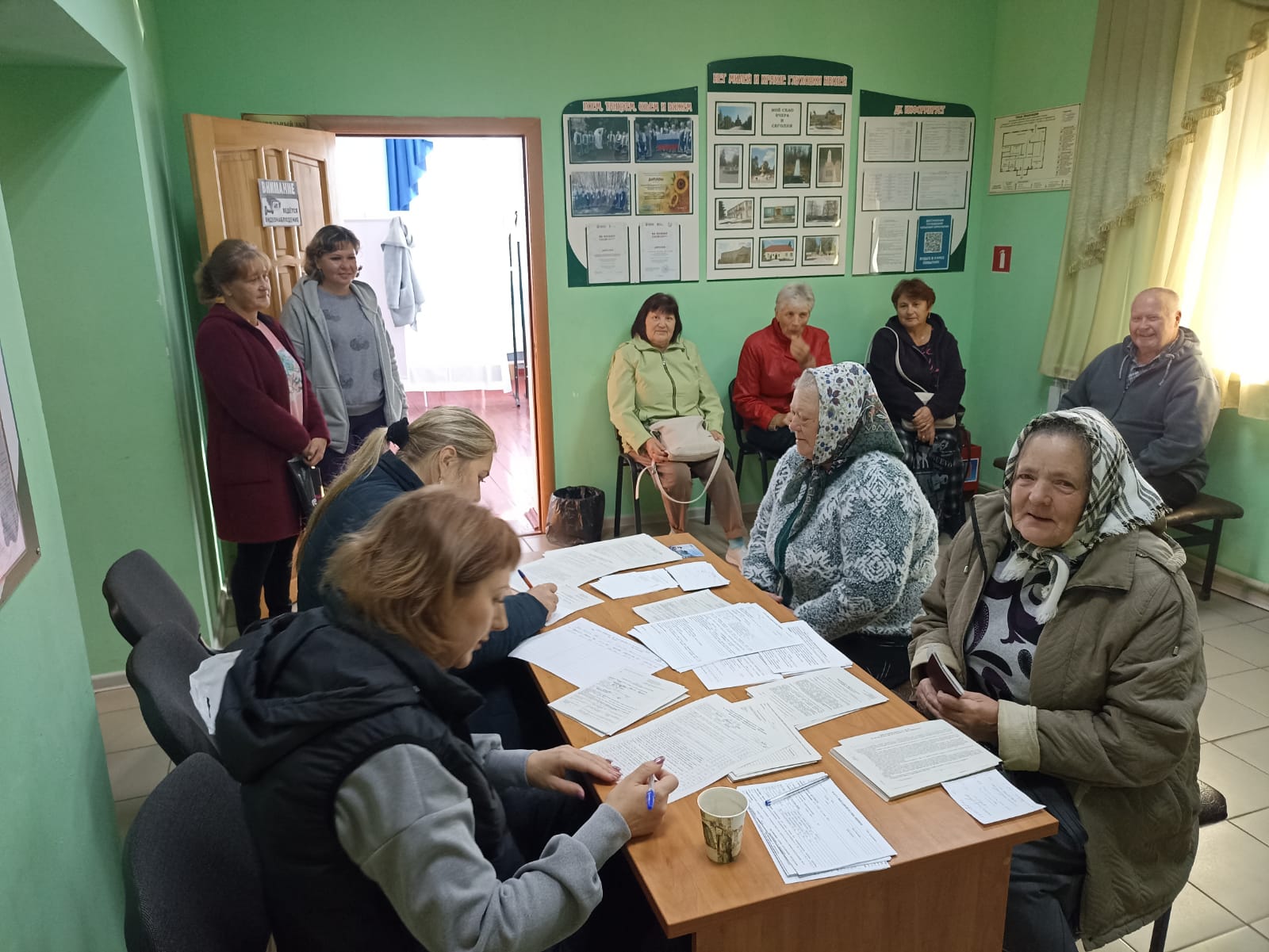 На Глуховской сельской территории сегодня последний день работали специалисты губернаторского проекта &quot;Поезд здоровья&quot;.