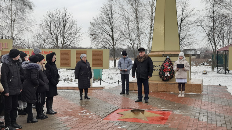 19 января в селе Глуховка на Мемориале памяти 73-м воинам - землякам не вернувшимся с полей сражений в период ВОВ проведен торжественный митинг «И был наш край огнём объят!», посвященный 80-ой годовщине освобождения Алексеевского городского округа.