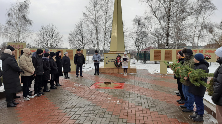 19 января в селе Глуховка на Мемориале памяти 73-м воинам - землякам не вернувшимся с полей сражений в период ВОВ проведен торжественный митинг «И был наш край огнём объят!», посвященный 80-ой годовщине освобождения Алексеевского городского округа.