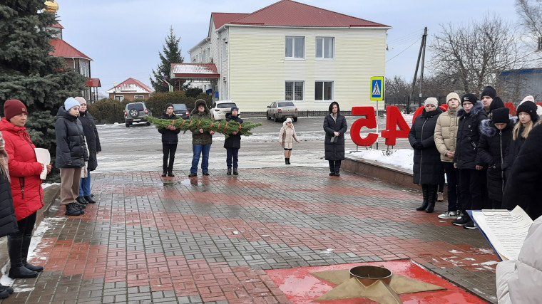19 января в селе Глуховка на Мемориале памяти 73-м воинам - землякам не вернувшимся с полей сражений в период ВОВ проведен торжественный митинг «И был наш край огнём объят!», посвященный 80-ой годовщине освобождения Алексеевского городского округа.